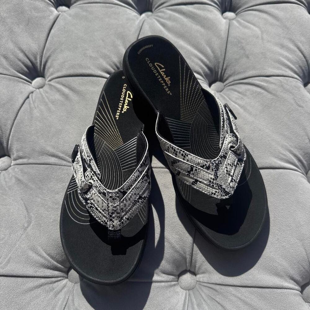 Clarks black gray snakeskin
